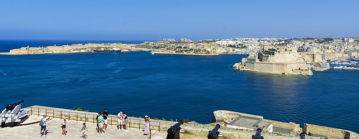 Le Grand Port de La Valette vu des jardins de l'Upper Barrakka, avec le fort Saint-Ange